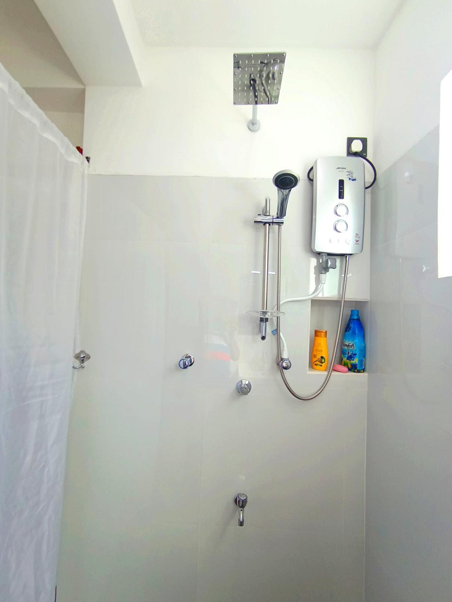 Thusara Guesthouse Мириса Екстериор снимка