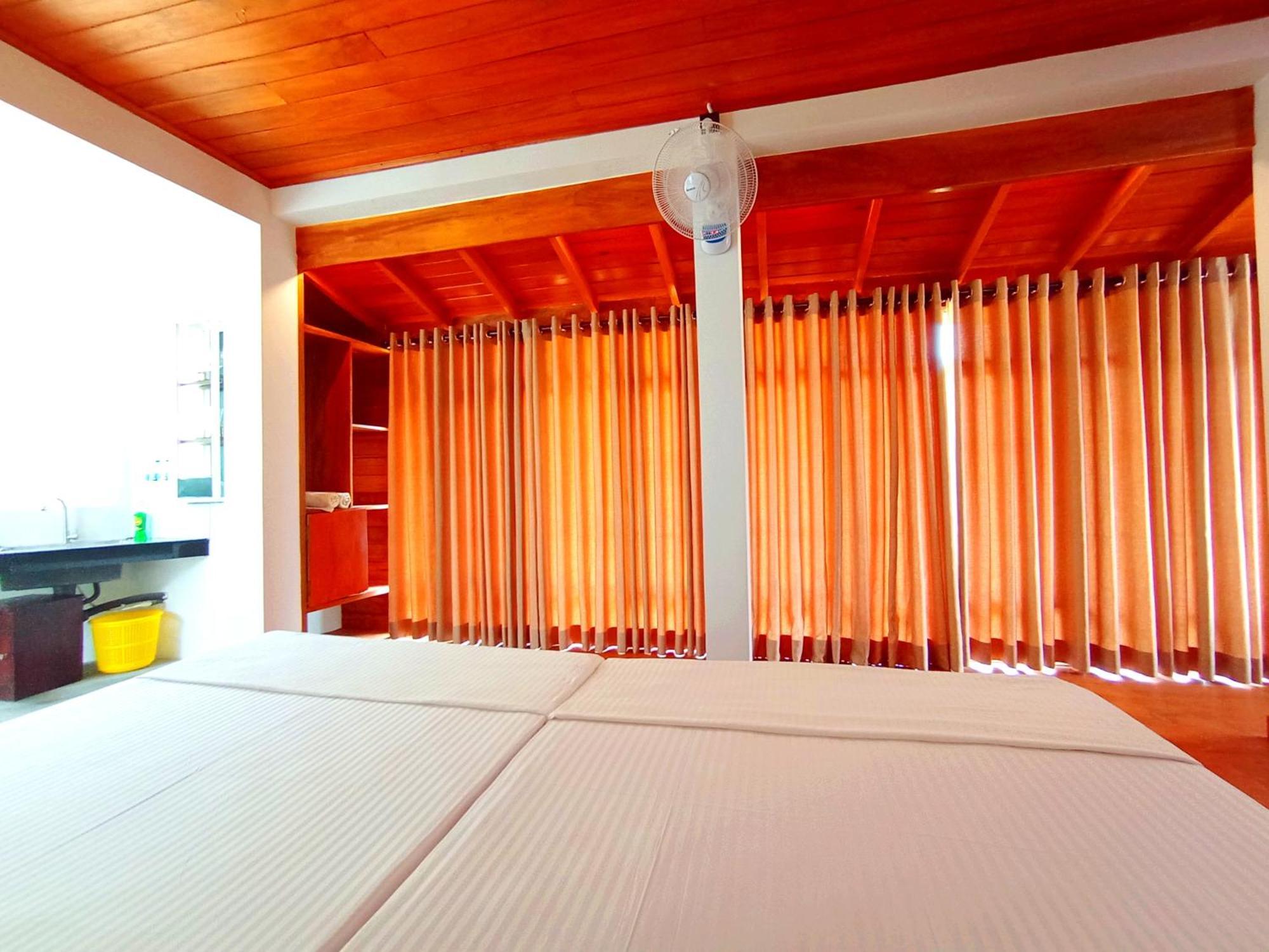 Thusara Guesthouse Мириса Екстериор снимка