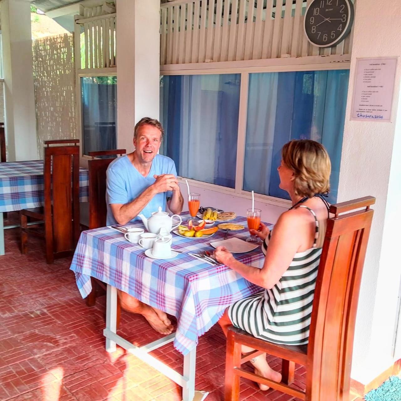 Thusara Guesthouse Мириса Екстериор снимка