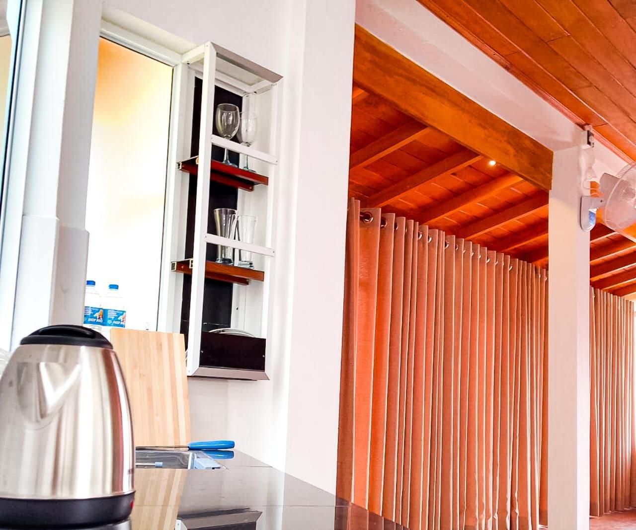 Thusara Guesthouse Мириса Екстериор снимка