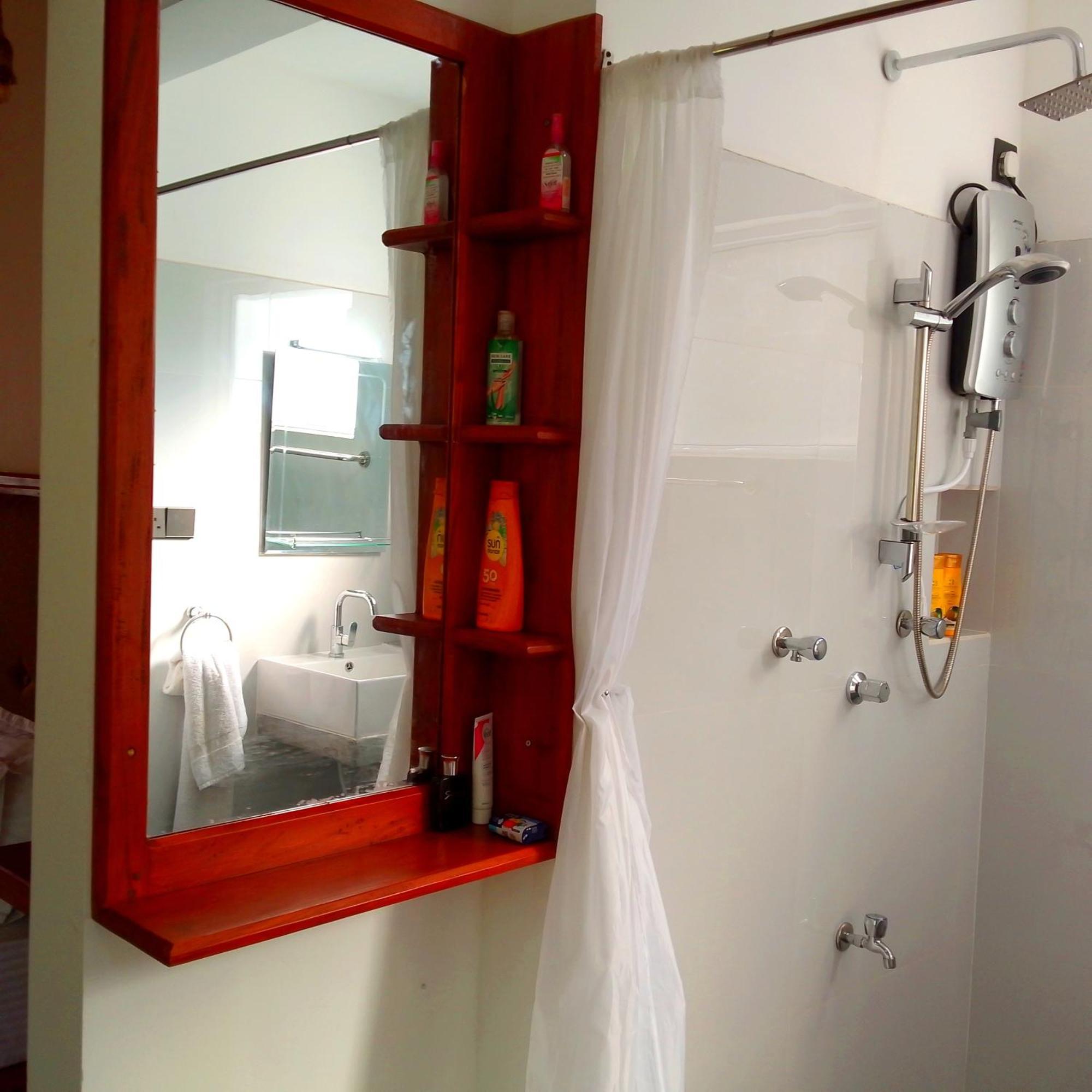 Thusara Guesthouse Мириса Екстериор снимка