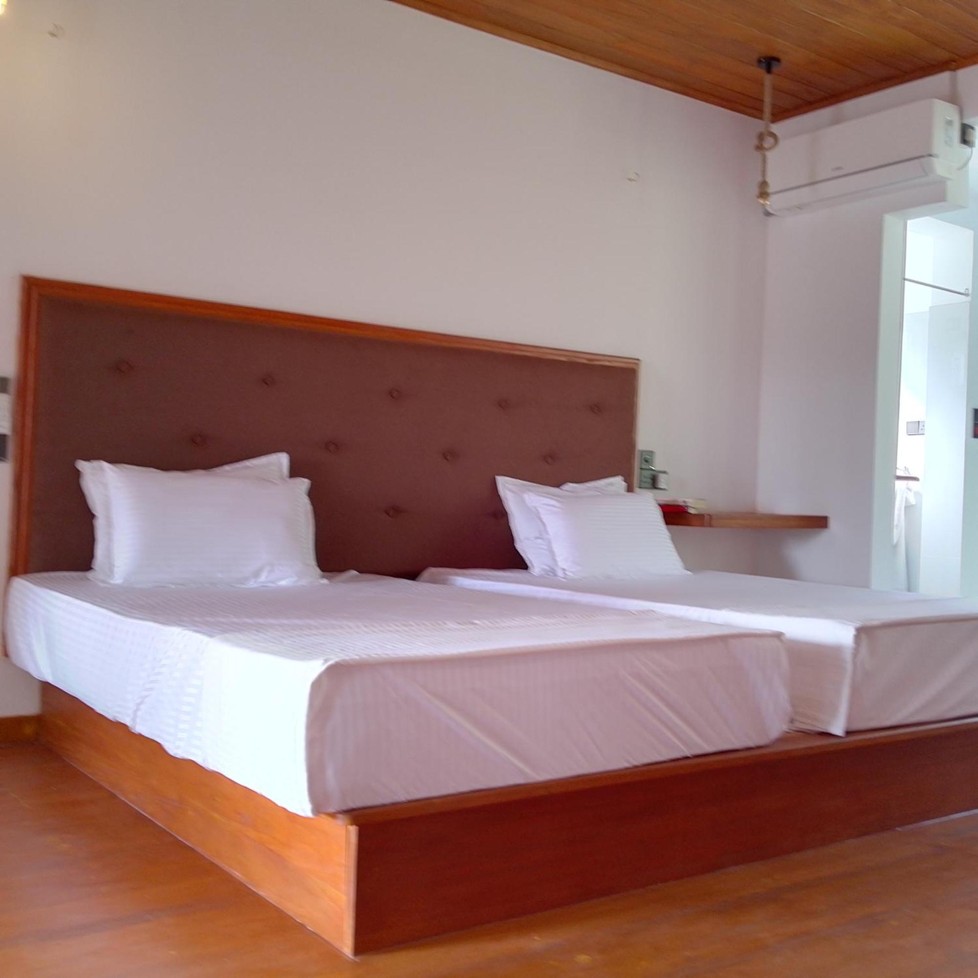 Thusara Guesthouse Мириса Екстериор снимка
