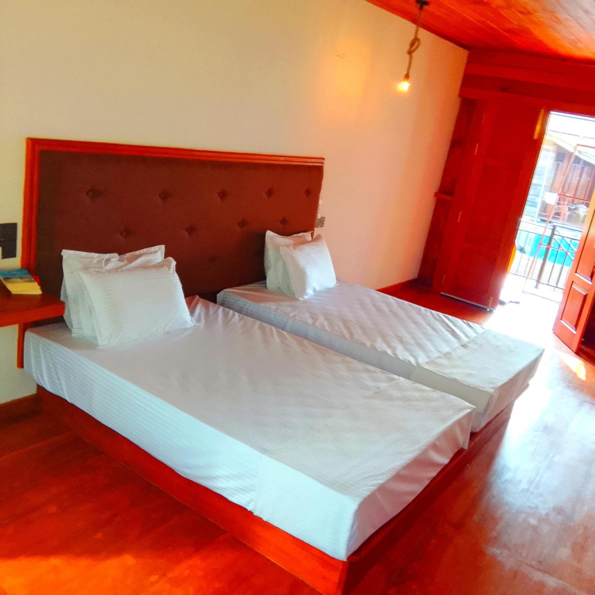 Thusara Guesthouse Мириса Екстериор снимка