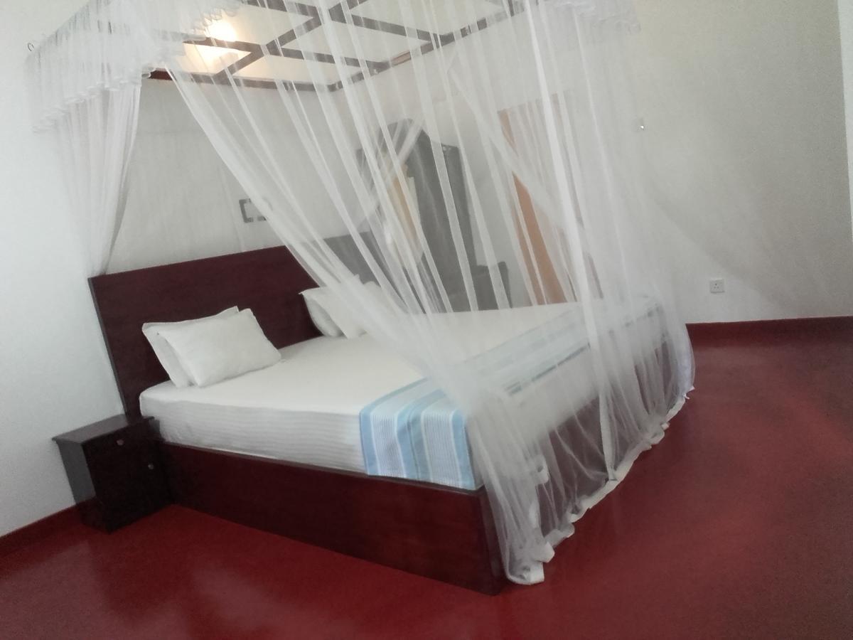 Thusara Guesthouse Мириса Екстериор снимка