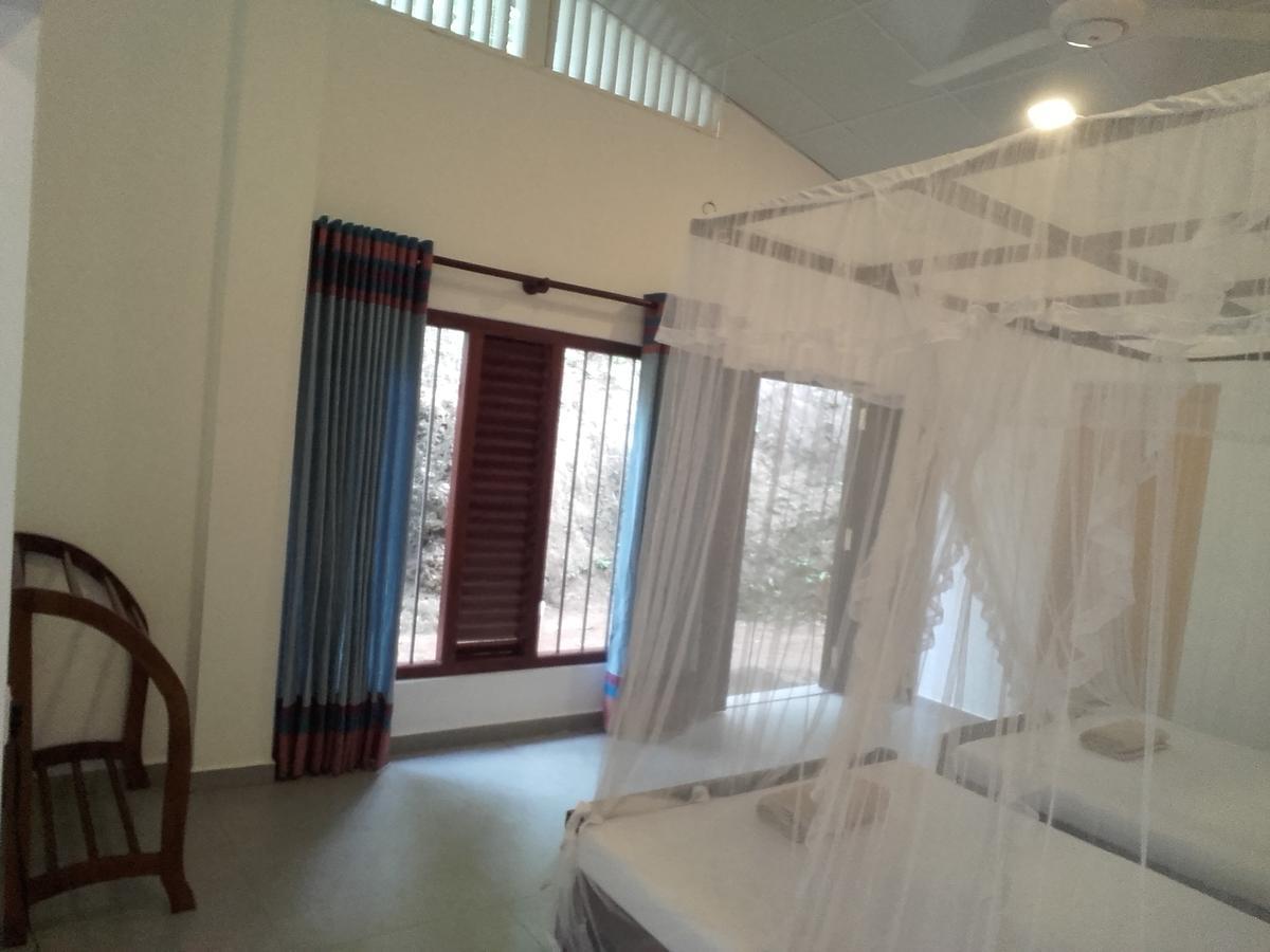Thusara Guesthouse Мириса Екстериор снимка