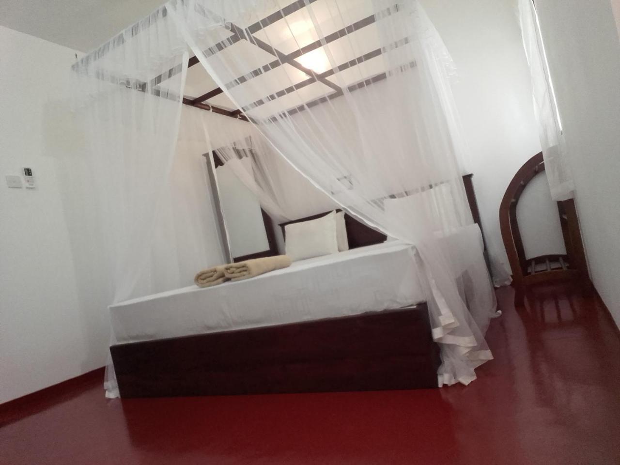 Thusara Guesthouse Мириса Екстериор снимка
