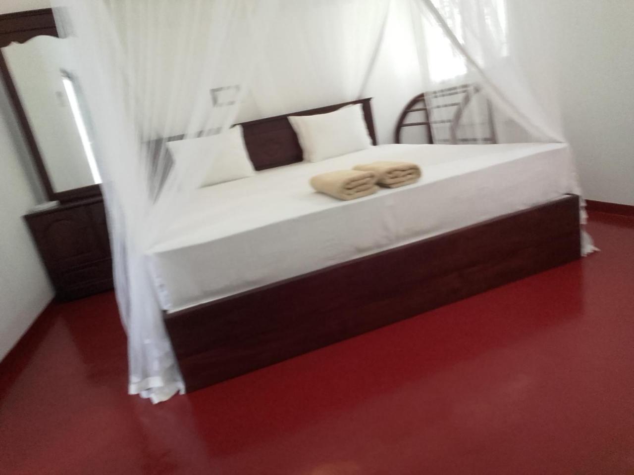 Thusara Guesthouse Мириса Екстериор снимка