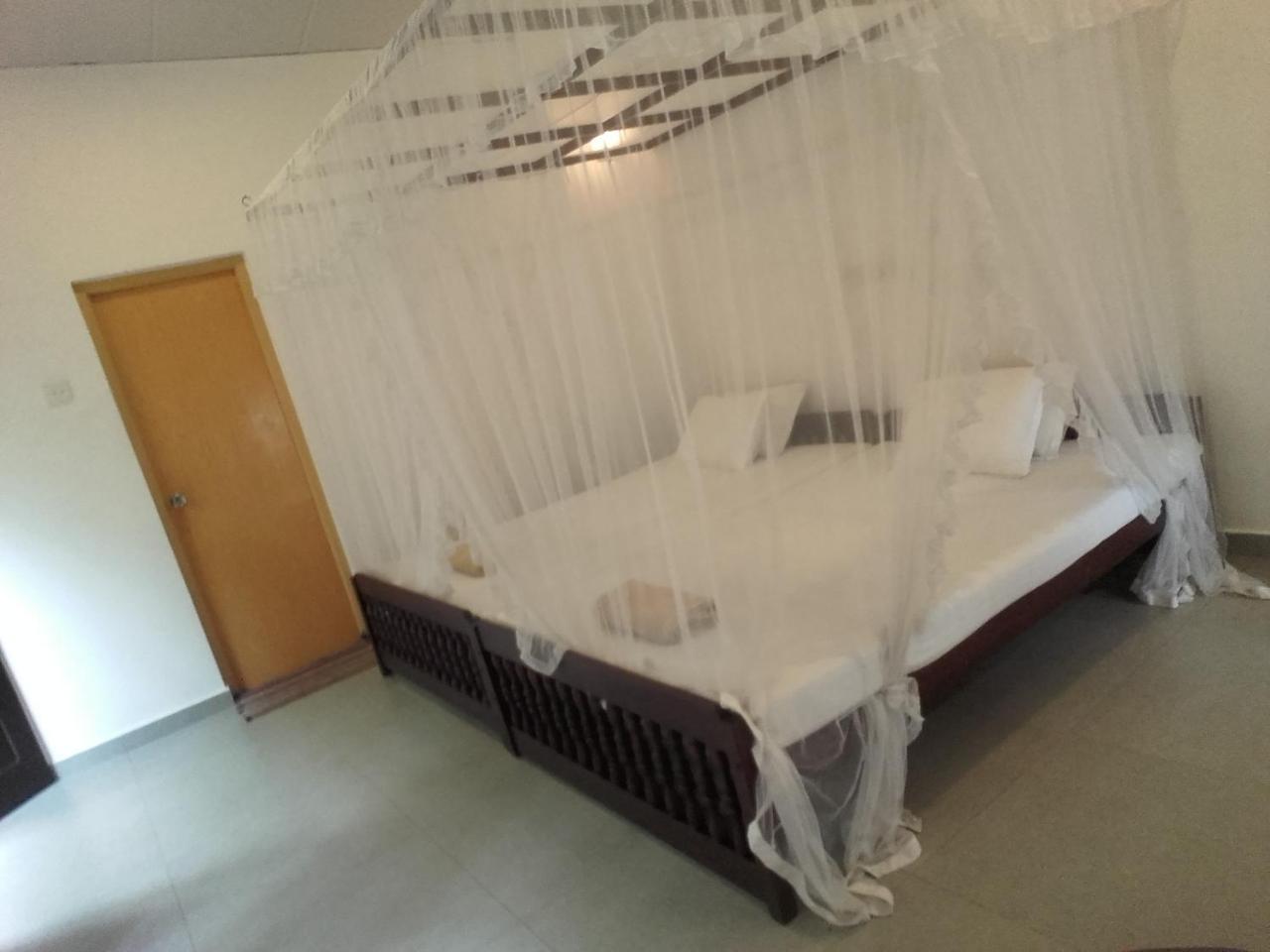 Thusara Guesthouse Мириса Екстериор снимка
