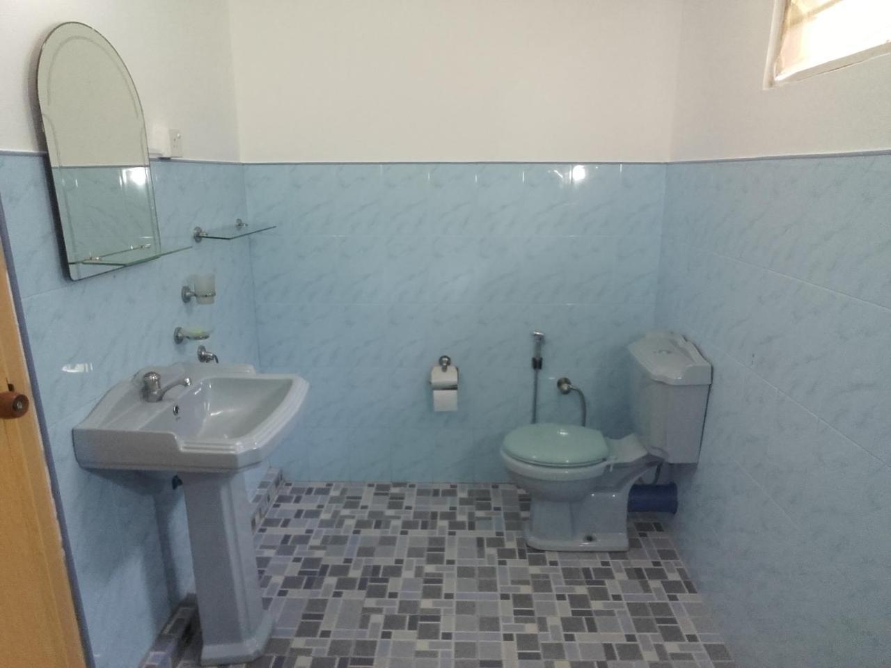 Thusara Guesthouse Мириса Екстериор снимка